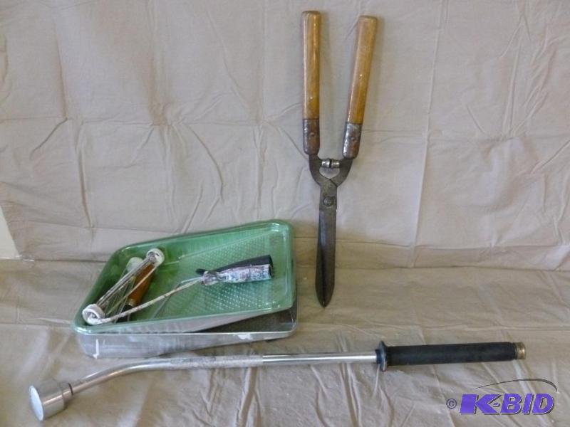 lot 145 image: This lot consists of a large hedge shears, wa...
