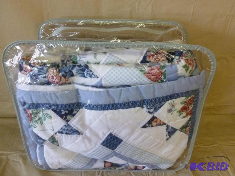 lot 152 image: Beautiful floral pattern quilt that measures ...