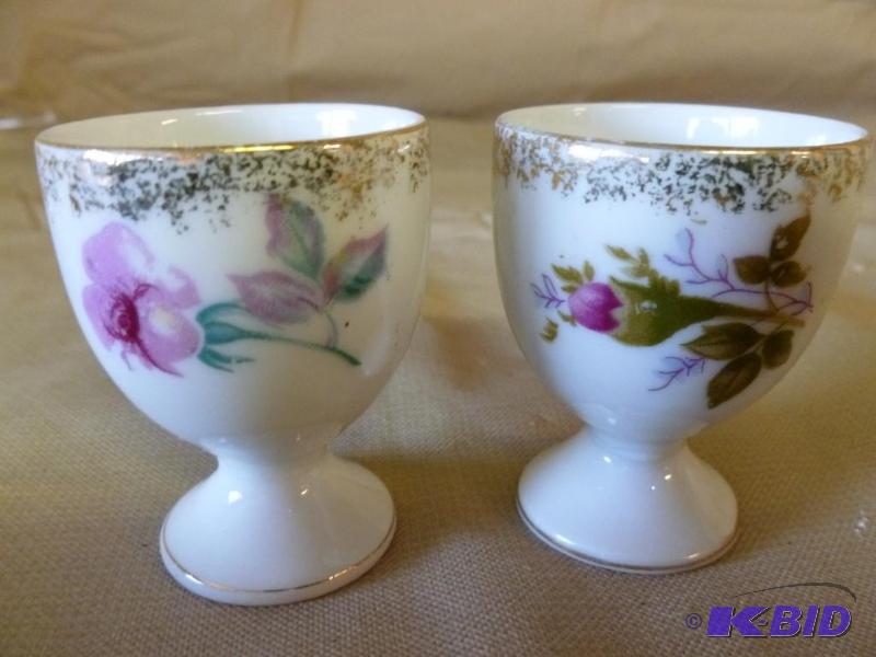 lot 154 image: Lot of two vintage hand painted porcelain sak...