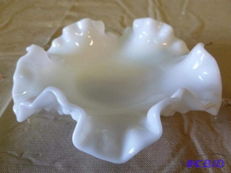 lot 159 image: Beautiful Unmarked Fenton hobnail milk glass ...
