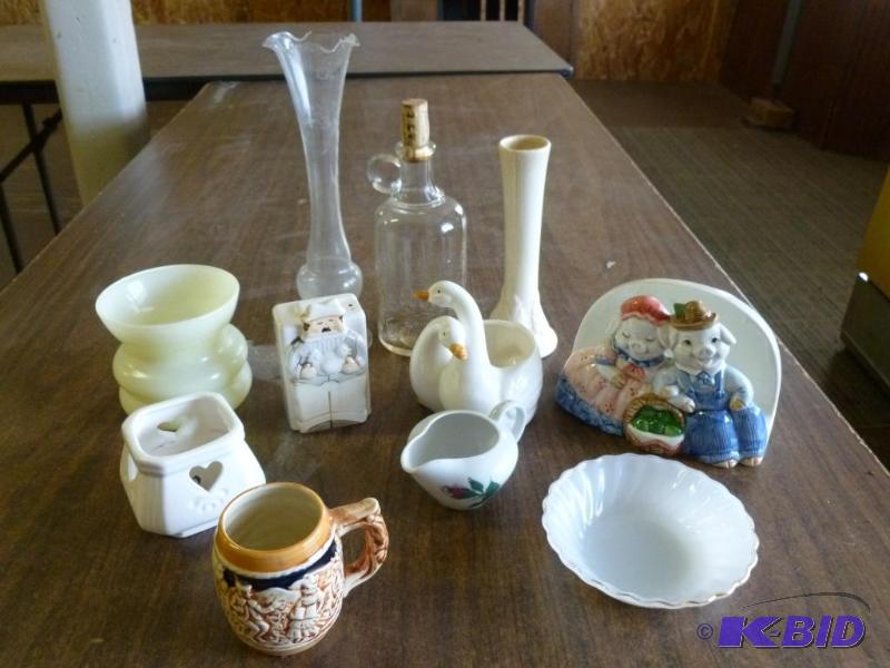 lot 160 image: Large lot of nice decorative items....