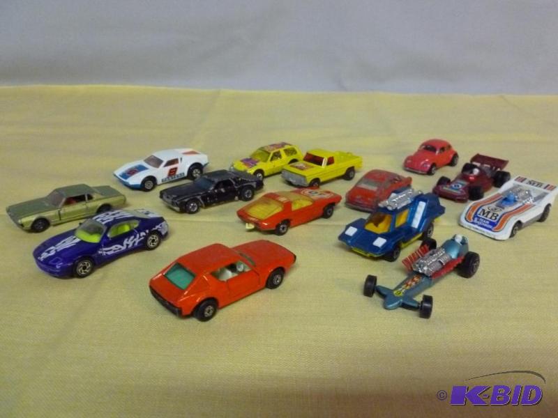 lot 28 image: Large lot of die cast metal cars, some vintag...