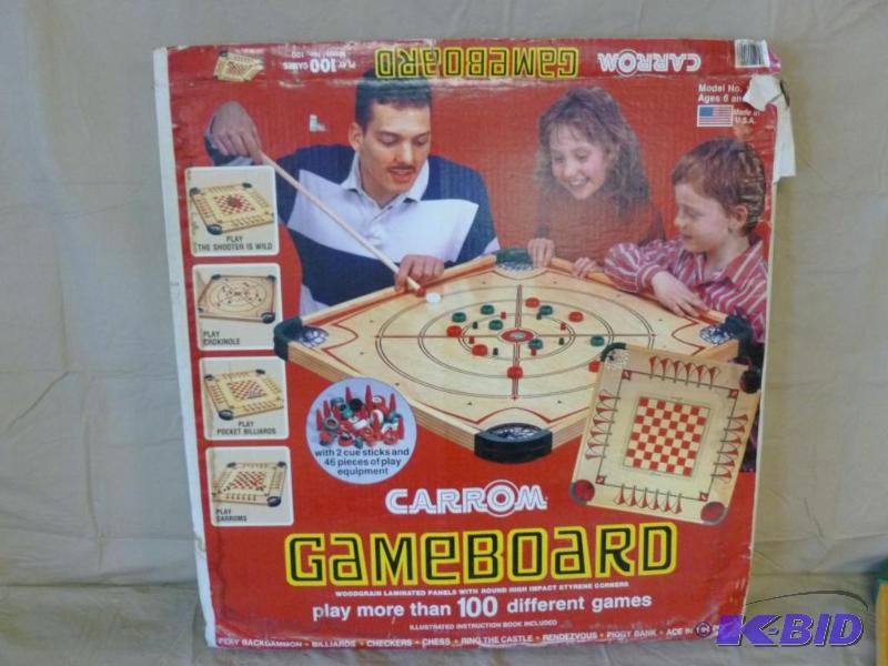 lot 33 image: Large Carrom Gameboard Set, comes in the orig...