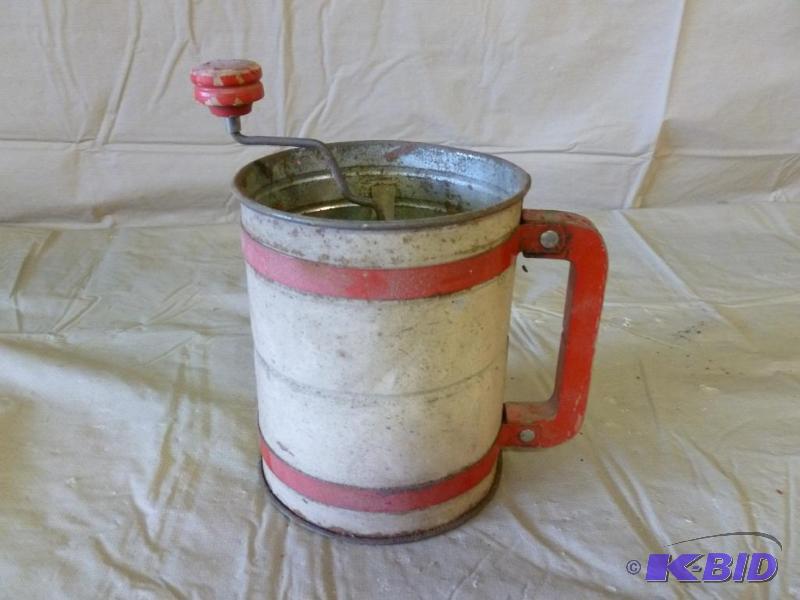lot 47 image: Vintage Androck red wood handled and metal ba...