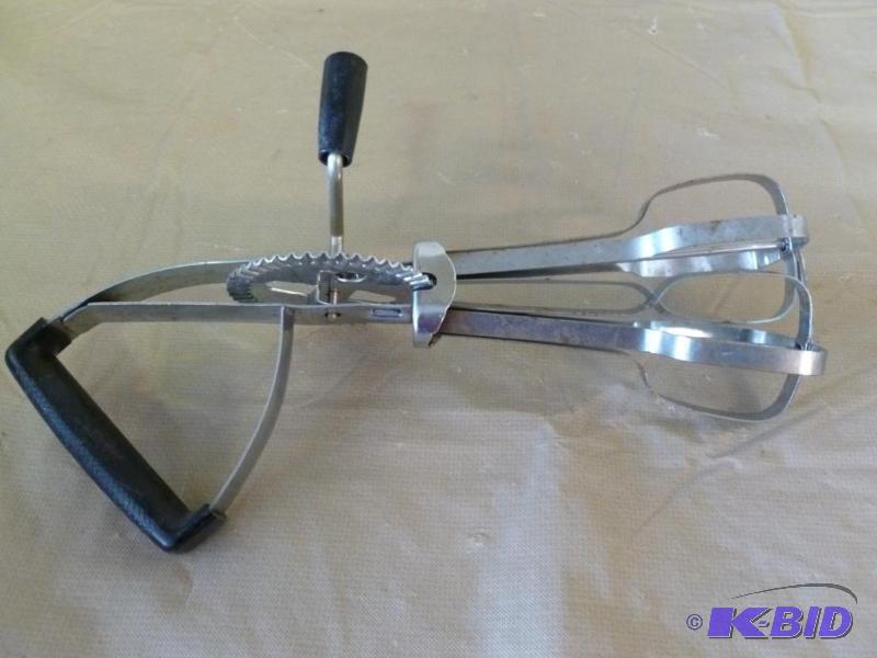 lot 49 image: Ekco&nbsphand egg beater, great working cond...