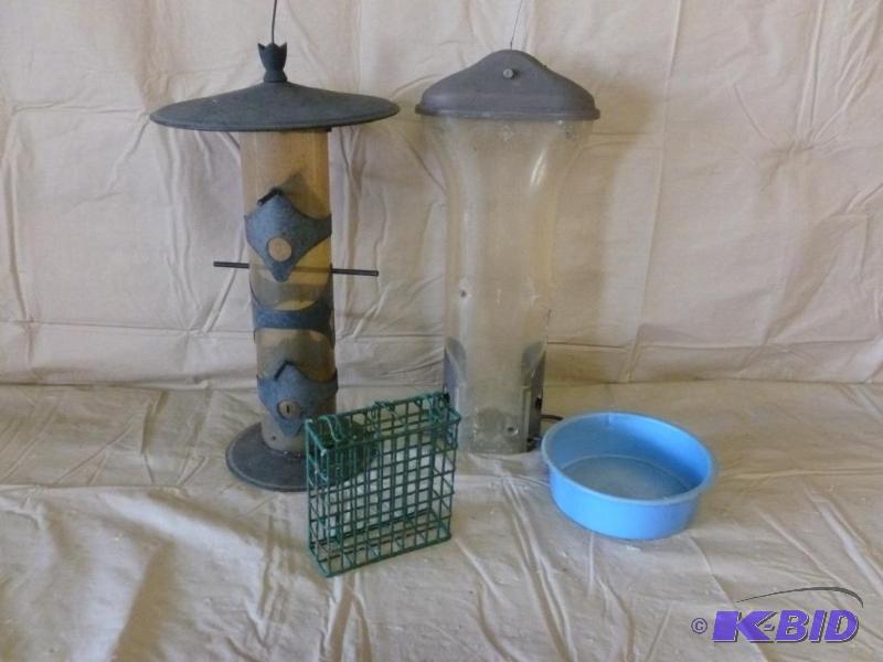 lot 64 image: Lot of bird feeders and related items....