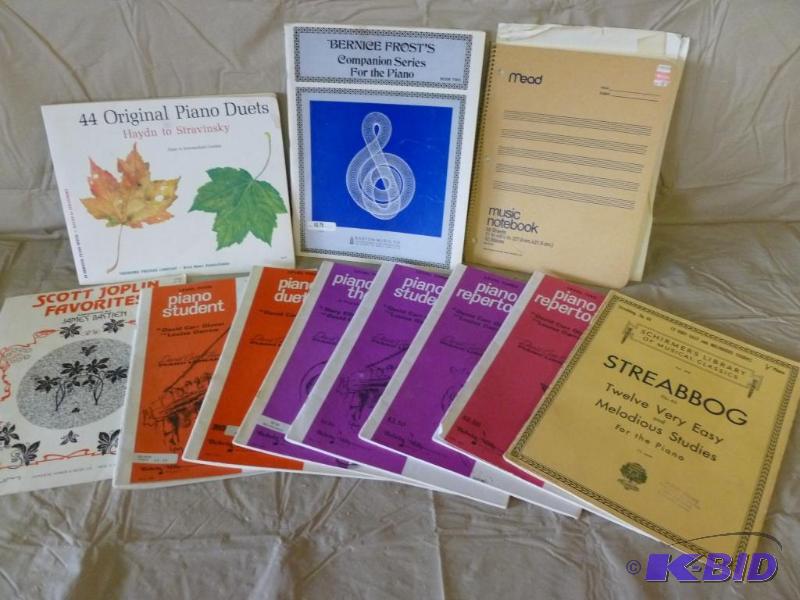 lot 76 image: Large lot of vintage piano music....