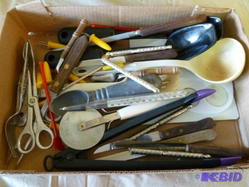 lot 89 image: Large lot of kitchen items that includes a da...