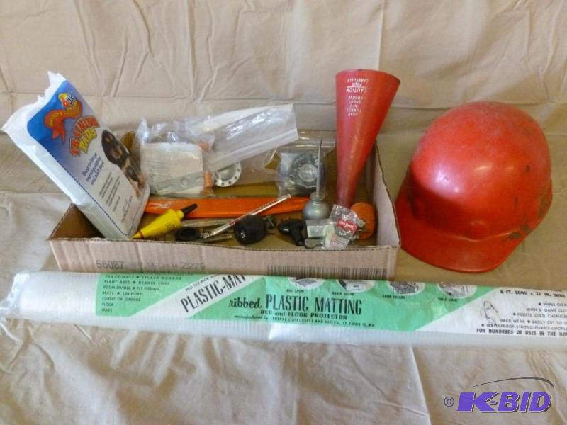 lot 92 image: Large lot of handyman items that includes a n...