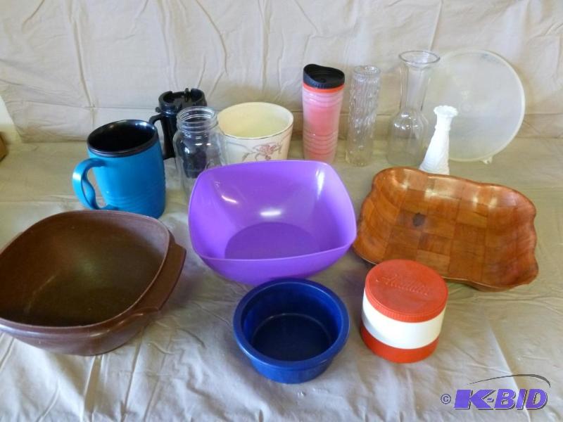 lot 97 image: Large lot of items that includes a Tupperware...