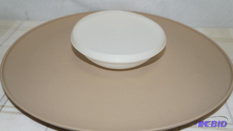 Tupperware Fruit  Vegetable Tray with Center Dip Container with Lid