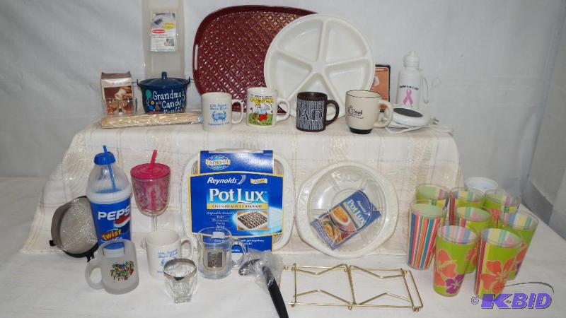 Large Lot of Kitchen Items