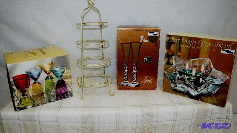 Lot of Kitchen ItemsDecor