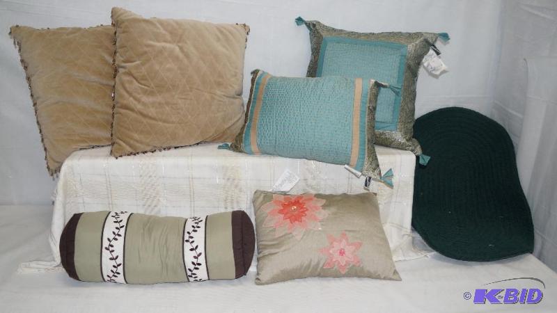 Lot of 6 Throw Pillows and a Chenille Rug