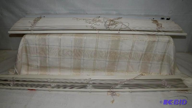 Set of 2 Window Blinds