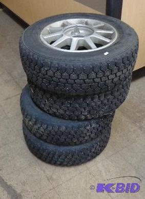 Dunlop Studless Graspic HS-3   17570 R13  Tu...