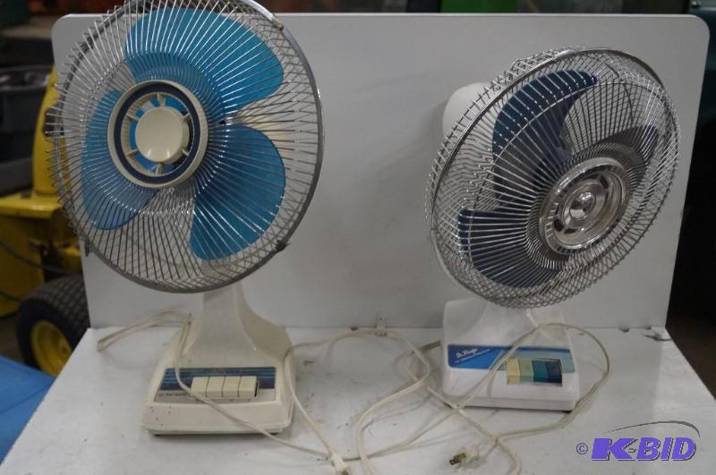 2 fans