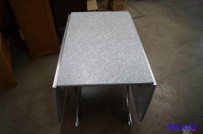 Retro table