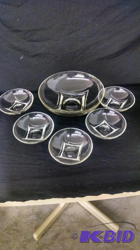 Serving set glass with one large 11&quotcir...