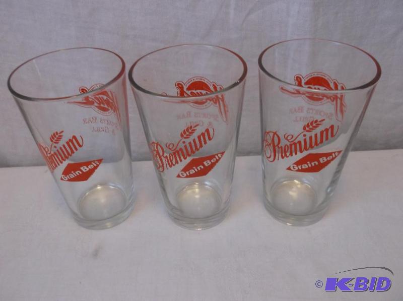 lot 18 image: 3 Grain Belt glasses 5 34" T in great c...