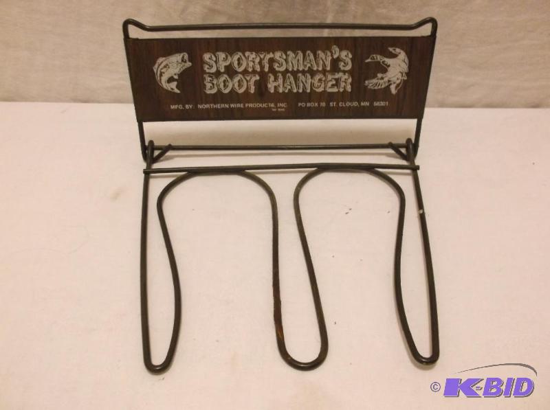 lot 49 image: Sportsmans Boot Hanger great for drying ches...