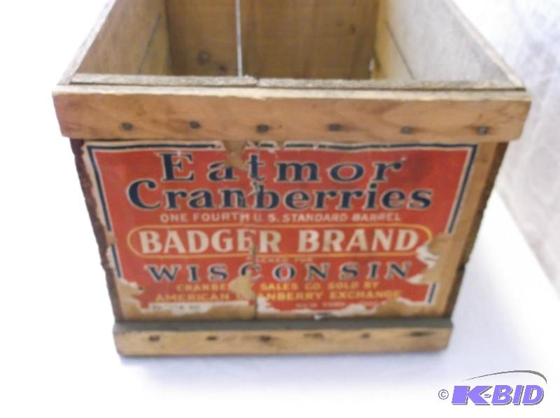 lot 65 image: Vintage Eatmor Cranberries crate in great dis...