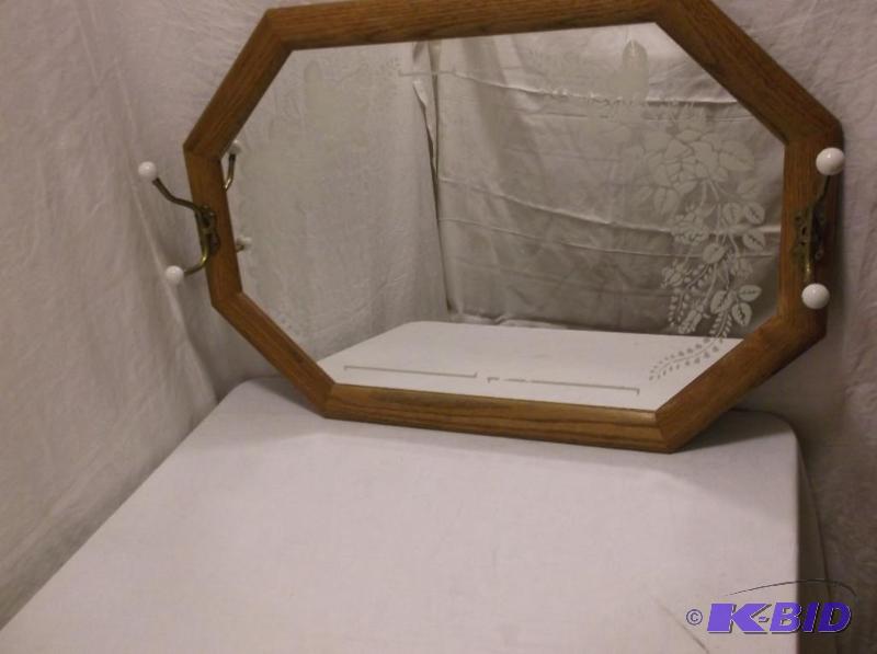 lot 70 image: Beautiful oak framed mirror with coathat hoo...
