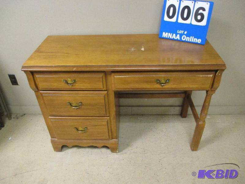 Wooden Desk With 4 Drawers