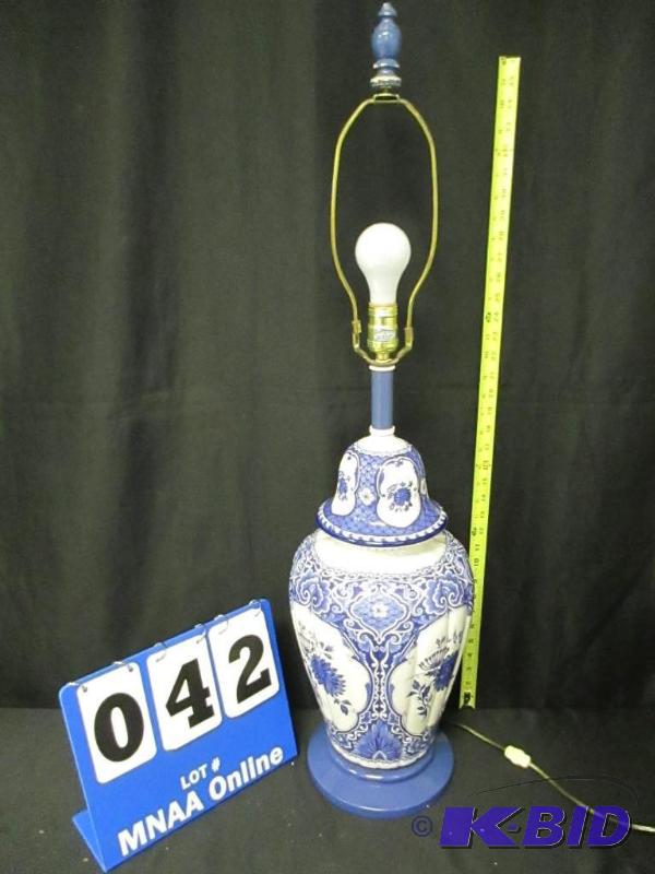 Blue & White Ironstone Pottery Type Table Lamp