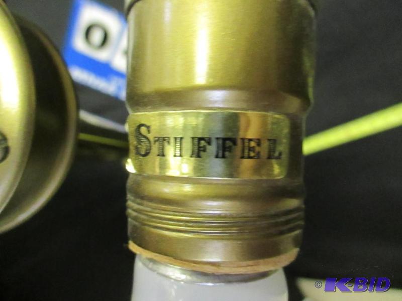 Awesome Stiffel Pinneaple Table Lamp