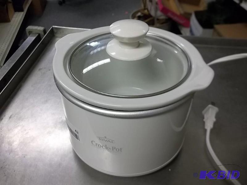 mini crock pot  untested