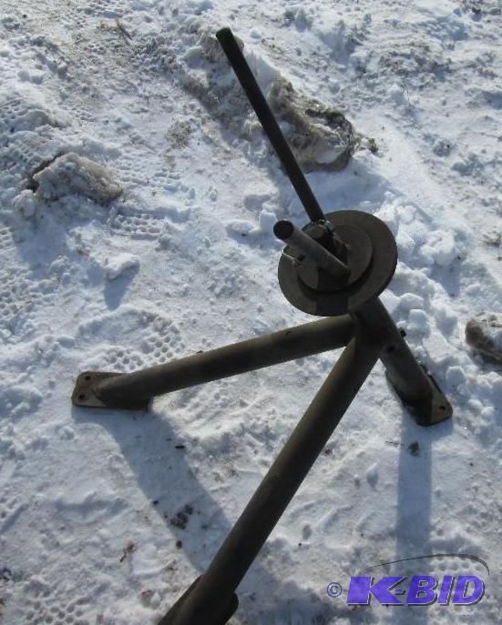 lot 21 image: Spare tire mount rack...