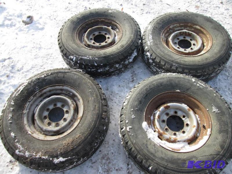 lot 25 image: Set of 4 rims with mounted LT23585 R16 tires...