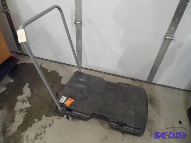 Store Return - Rubbermaid Cart