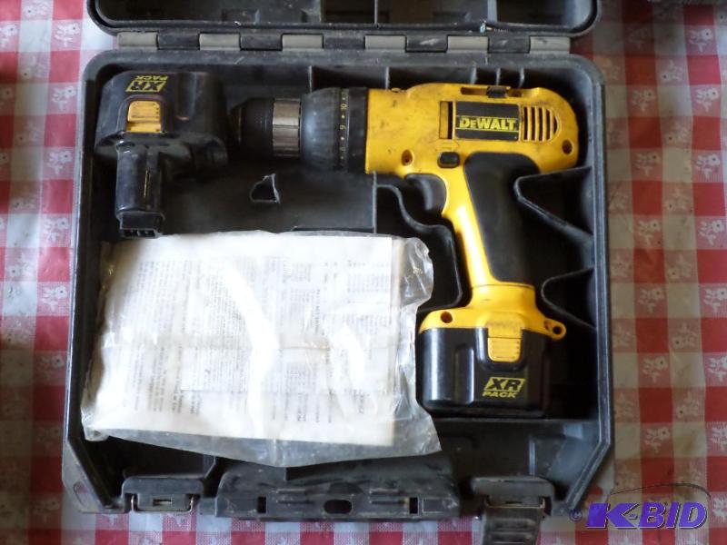 DeWalt 12&quot VSR Drill Set, No Charger...