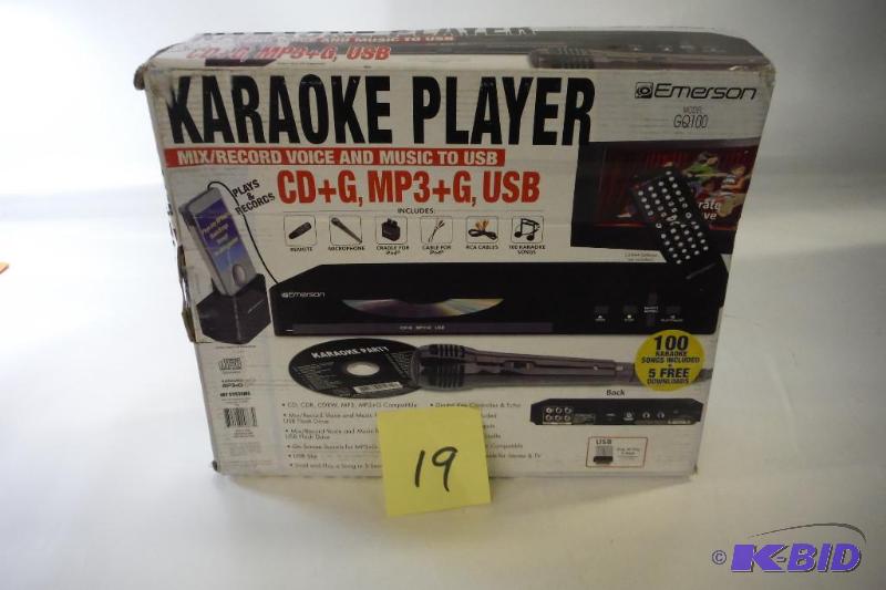 lot 19 image: Emerson GQ100 Karaoke Player
