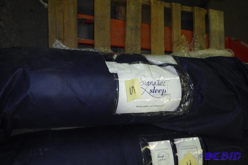lot 5 image: Signature Sleep Contour 8-Inch Mattress, Full