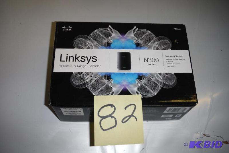 lot 82 image: Linksys N300 Wireless Dual-Band Range Extender (RE1000)