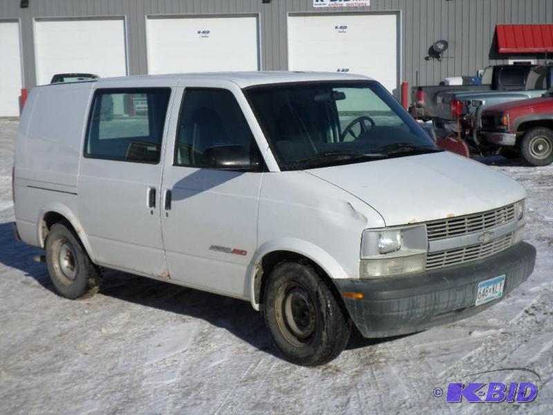2000 Chevrolet Astro AWD, 4.3Liter V6 Engine,...