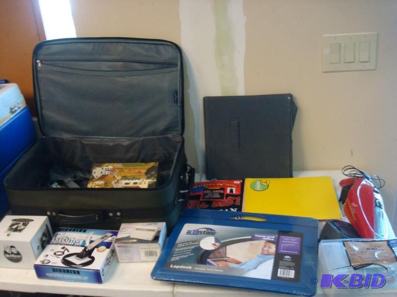 Suit Case Filled With Items, Handle Is Stuck ...