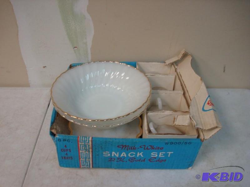 22k Gold Edge Milk Glass, Lots Of Wear To Box...