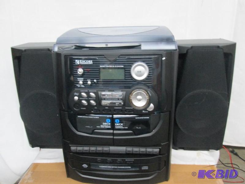 lot 18 image: Encore Technology 3 CD Turntable