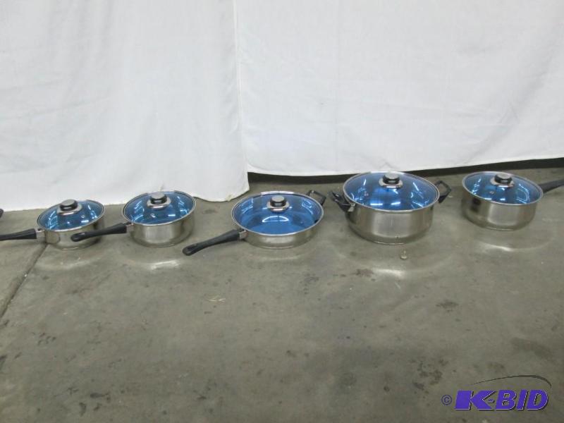 lot 25 image: Super Chef 12-pc. Stainless Steel Cookware Set