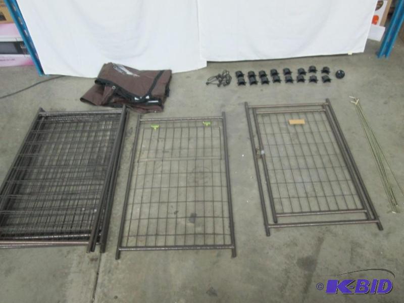 lot 26 image: Advantex Gazebo 5 x 5 x 5 Portable Pet Kennel