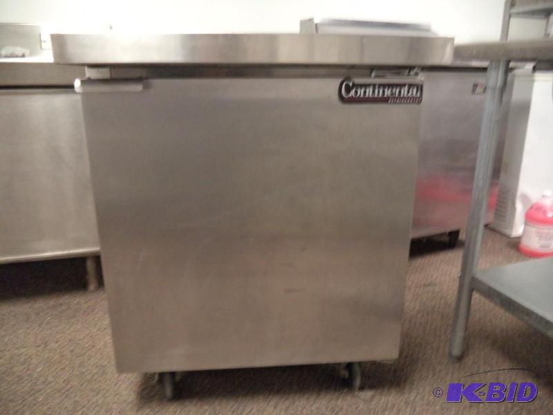 Refrigerated prep station.