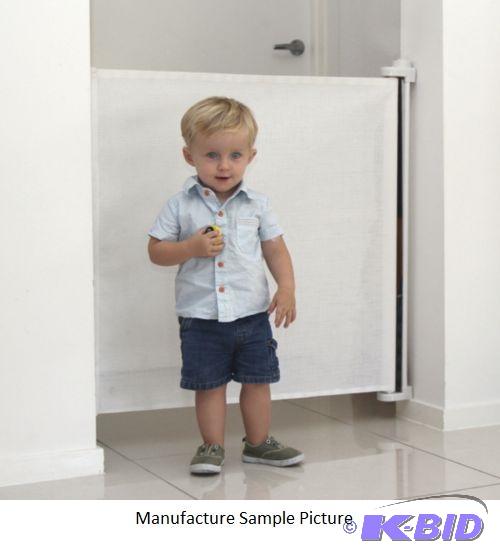 lot 133 image: Perma Childs Safety Retractable Gate - Excell...