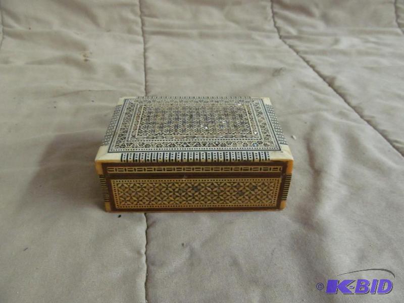Dresser Box