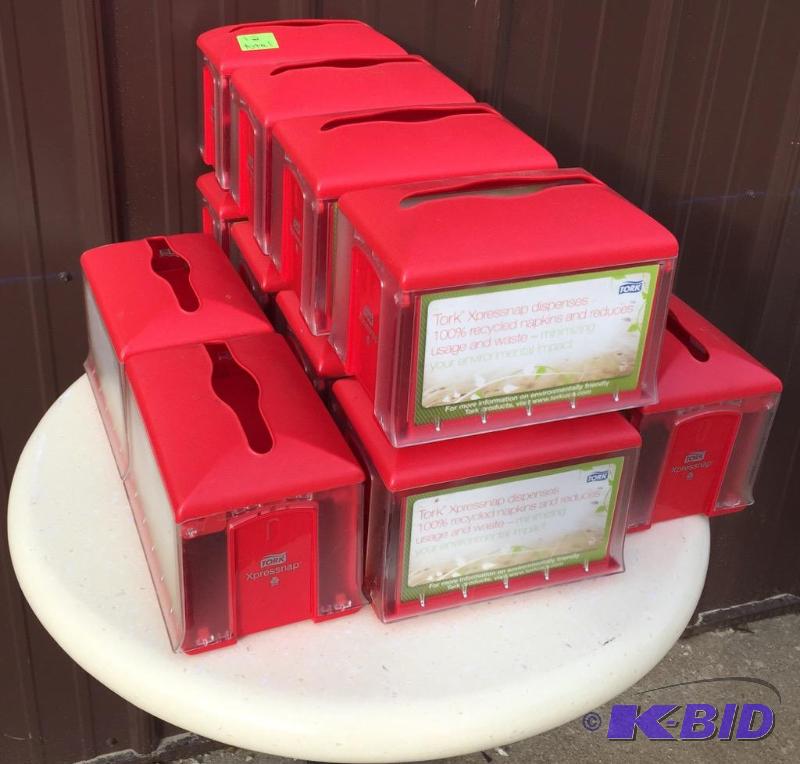 lot 25 image: Napkin Dispenser