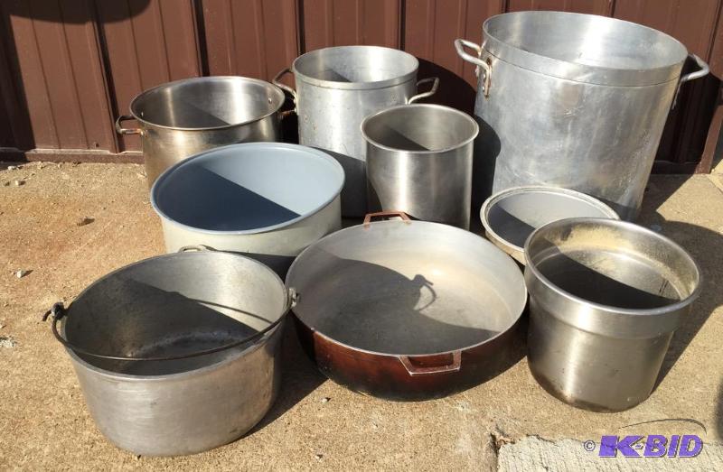 lot 47 image: Aluminum & Stainless PotsPans