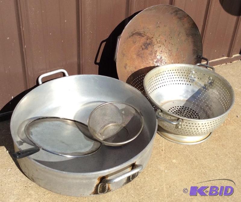 lot 69 image: Pans & Strainers